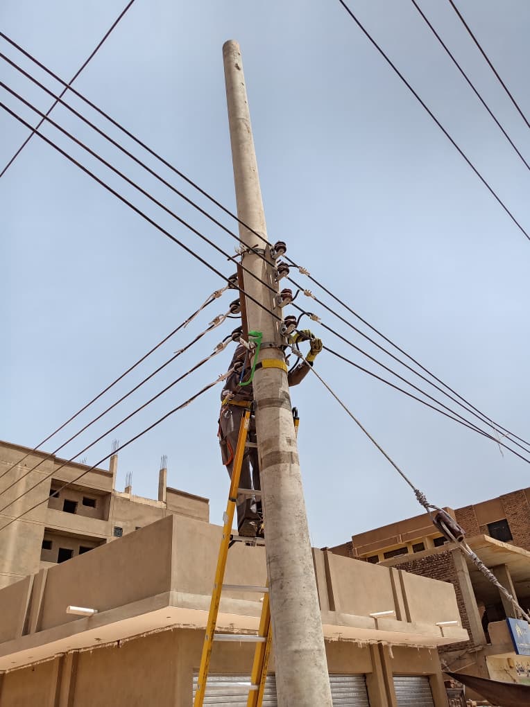 أعمال الشبكات الهوائية والأعمدة — فيتال